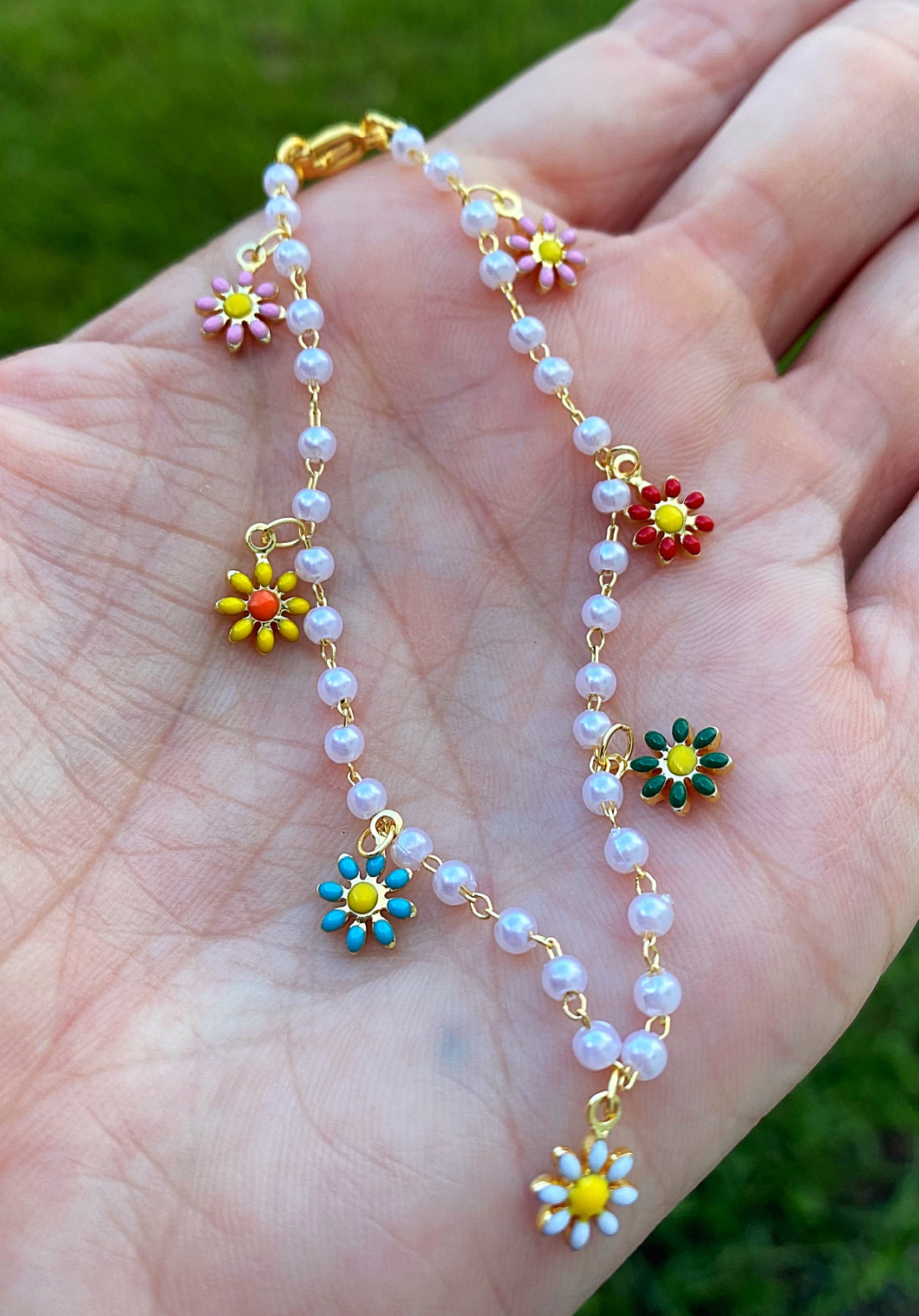 Pearls and flowers bracelet